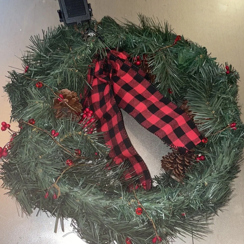 NEW Christmas holiday battery operated wreath with buffalo plaid ribbon 16